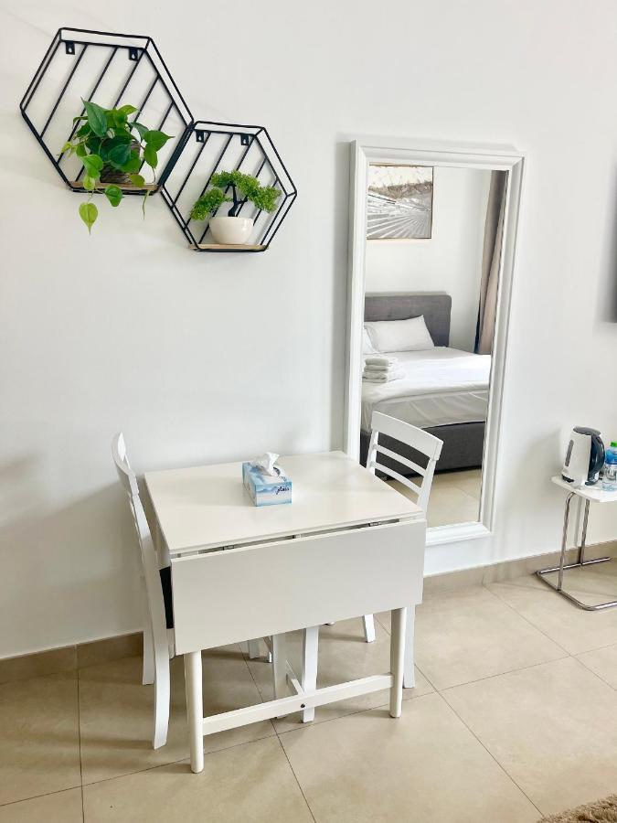 Super Elegant Studio Apartment-Sparkle Tower By Sweet Homes Dubai Eksteriør billede