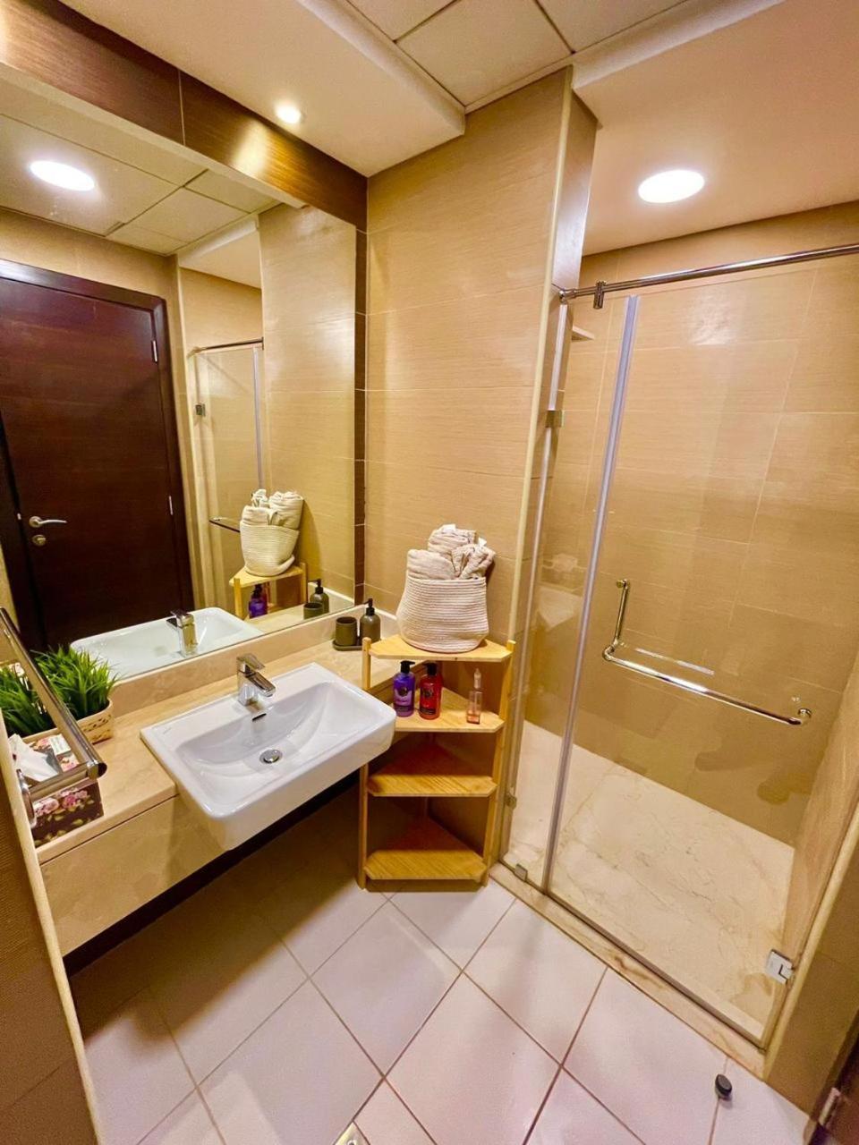 Super Elegant Studio Apartment-Sparkle Tower By Sweet Homes Dubai Eksteriør billede
